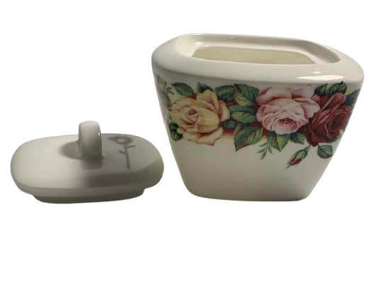 Zaharnita portelan Garden Rose, 150 ml Tea Accessories pentru un ceai sau mai multe ceaiuri mereu noi pentru ca sunt sanatoase